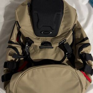 Oakley Bathroom Sink Pebble Backpack